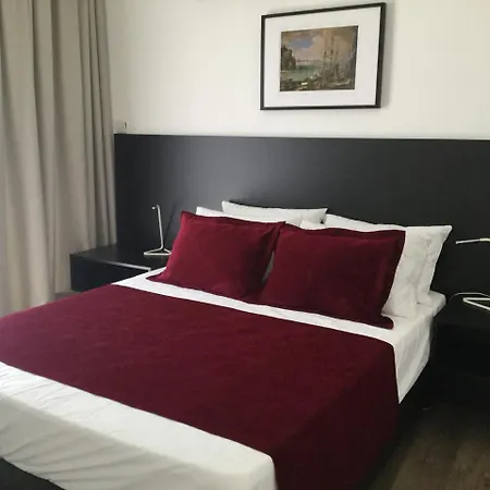 Large Holiday Apartments *