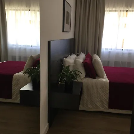 Large Holiday Apartments Lägenhet Larnaca
